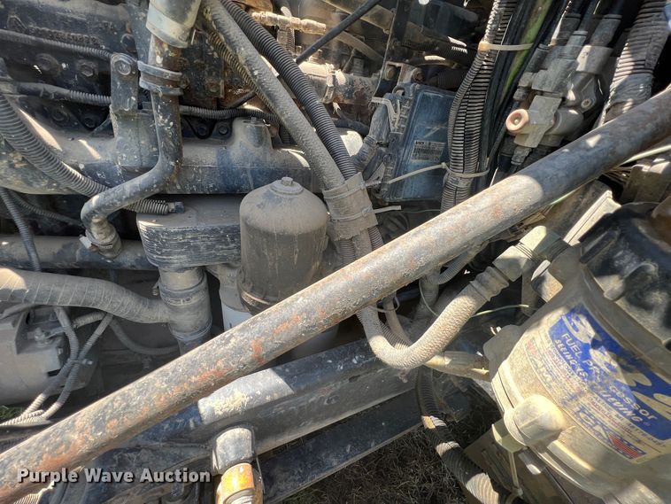 image for item HL9021 2002 Mack CH612  semi truck