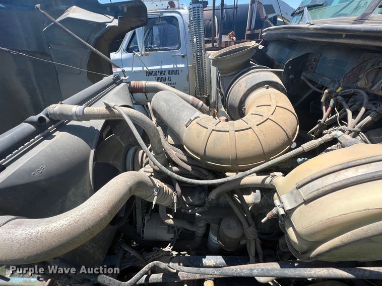 image for item HL9021 2002 Mack CH612  semi truck