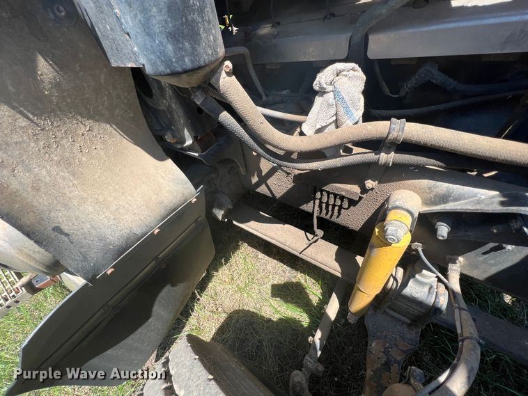 image for item HL9021 2002 Mack CH612  semi truck