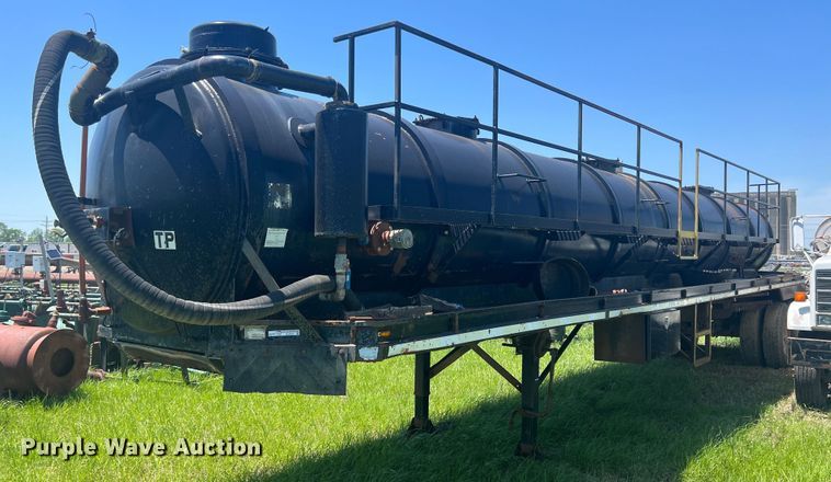 image for item HL9023 1992 Herring Fabrication 130V  vacuum trailer