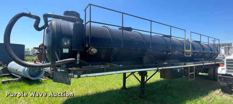 image for item HL9023 1992 Herring Fabrication 130V  vacuum trailer
