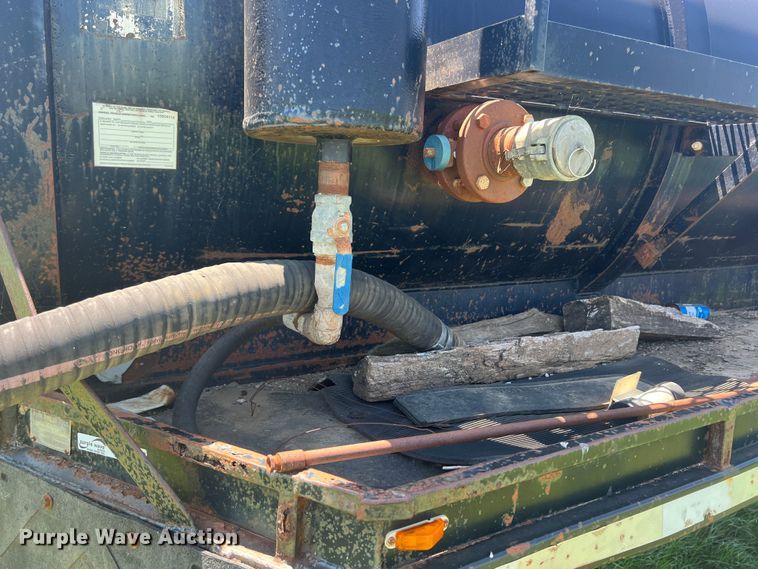 image for item HL9023 1992 Herring Fabrication 130V  vacuum trailer