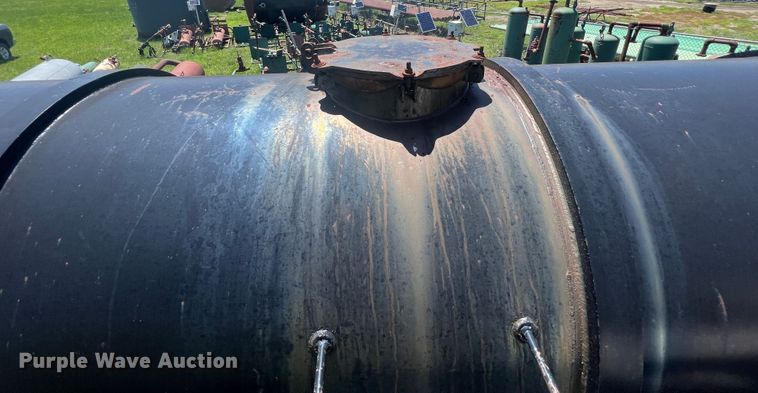 image for item HL9023 1992 Herring Fabrication 130V  vacuum trailer