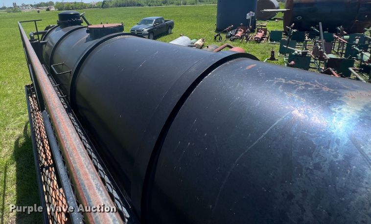 image for item HL9023 1992 Herring Fabrication 130V  vacuum trailer