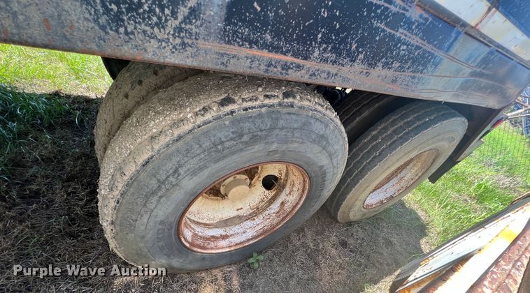 image for item HL9023 1992 Herring Fabrication 130V  vacuum trailer