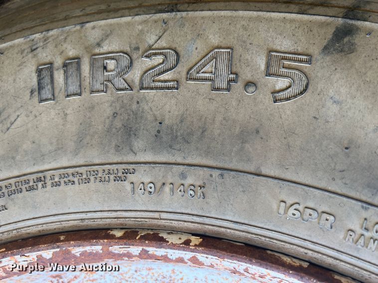 image for item HL9023 1992 Herring Fabrication 130V  vacuum trailer