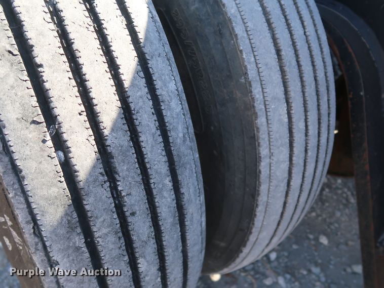 image for item IY9107 1998 Trail King TK130MDG-663  lowboy equipment trailer