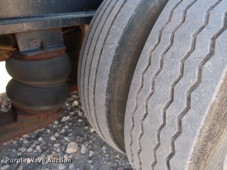 image for item IY9107 1998 Trail King TK130MDG-663  lowboy equipment trailer