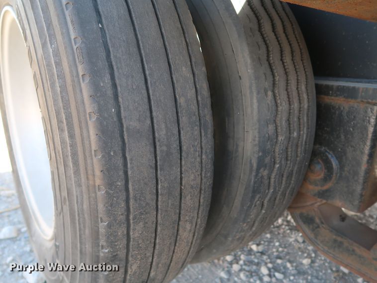 image for item IY9107 1998 Trail King TK130MDG-663  lowboy equipment trailer