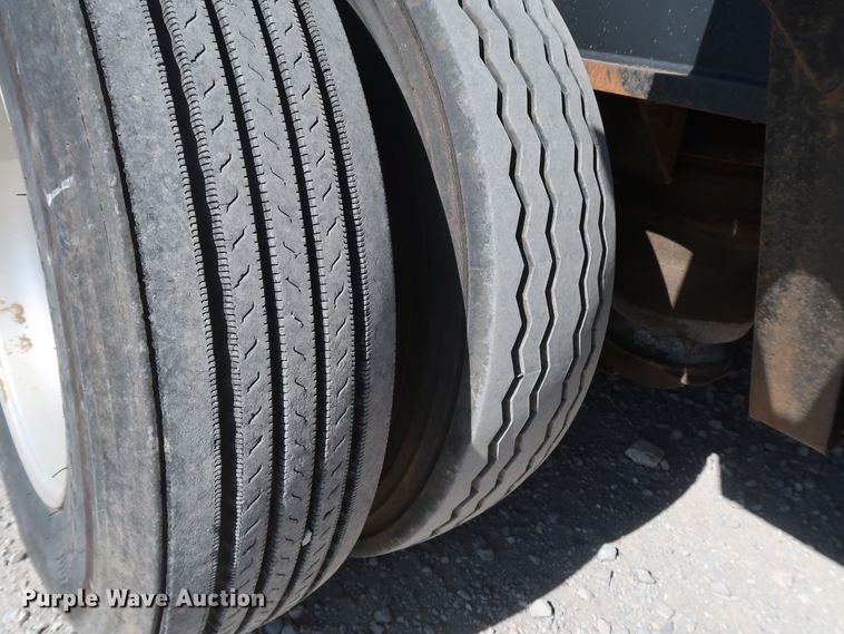 image for item IY9107 1998 Trail King TK130MDG-663  lowboy equipment trailer