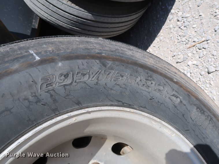 image for item IY9107 1998 Trail King TK130MDG-663  lowboy equipment trailer