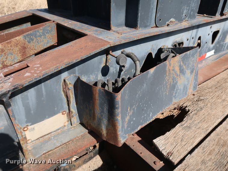 image for item IY9107 1998 Trail King TK130MDG-663  lowboy equipment trailer