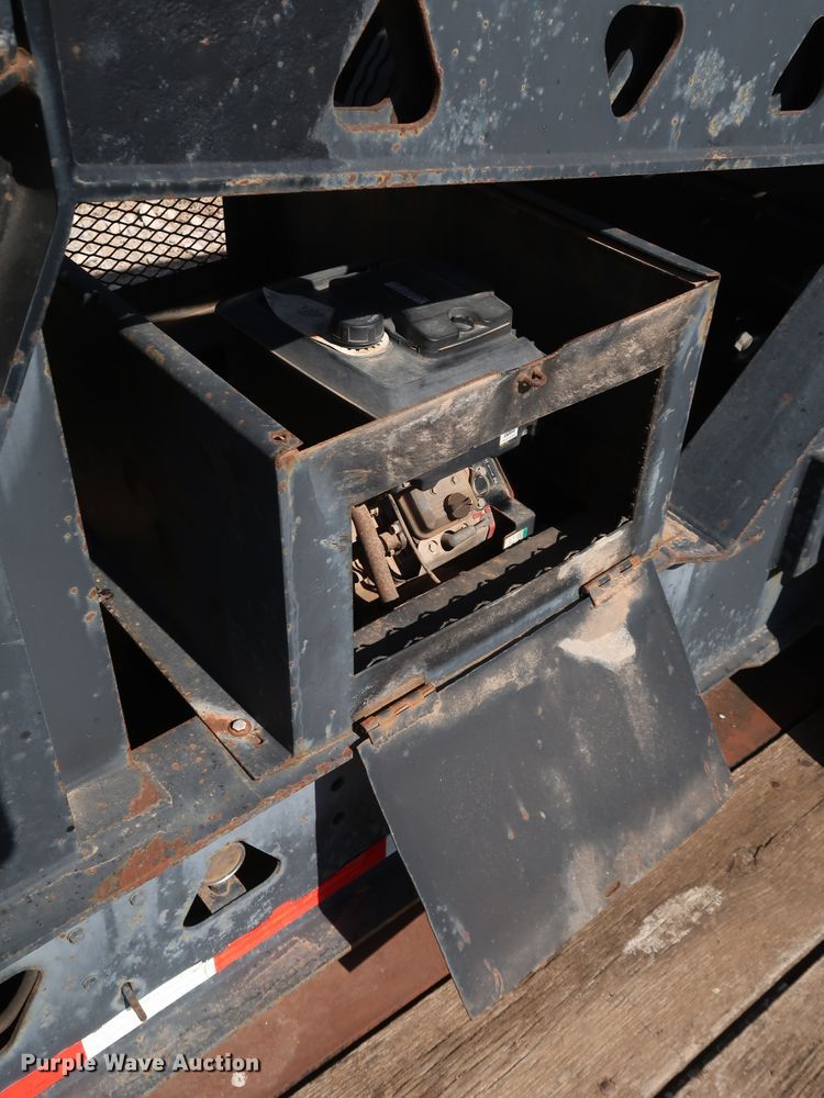 image for item IY9107 1998 Trail King TK130MDG-663  lowboy equipment trailer