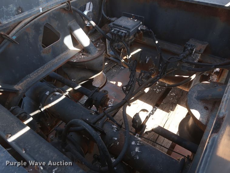 image for item IY9107 1998 Trail King TK130MDG-663  lowboy equipment trailer