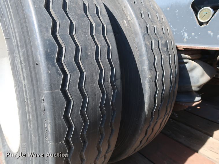 image for item IY9107 1998 Trail King TK130MDG-663  lowboy equipment trailer