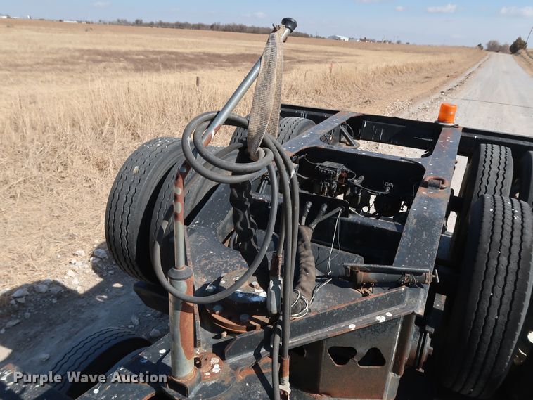 image for item IY9107 1998 Trail King TK130MDG-663  lowboy equipment trailer