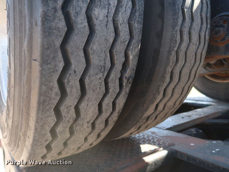 image for item IY9107 1998 Trail King TK130MDG-663  lowboy equipment trailer