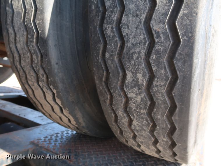 image for item IY9107 1998 Trail King TK130MDG-663  lowboy equipment trailer