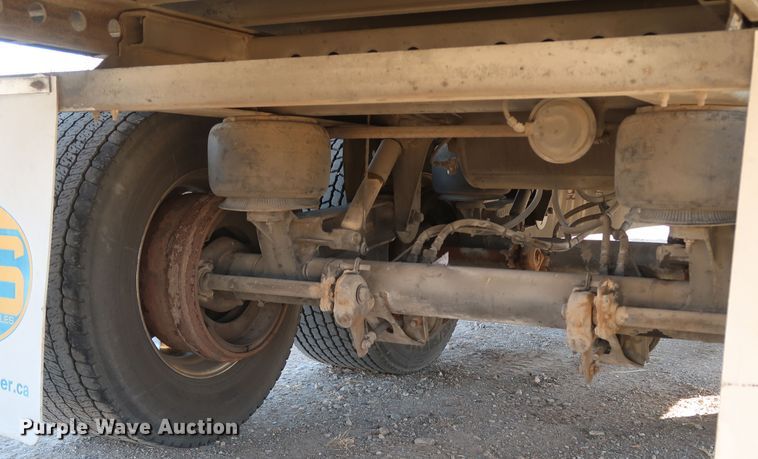 image for item IY9112 2012 Stoughton AVW-535T-S-C-AR  dry van trailer