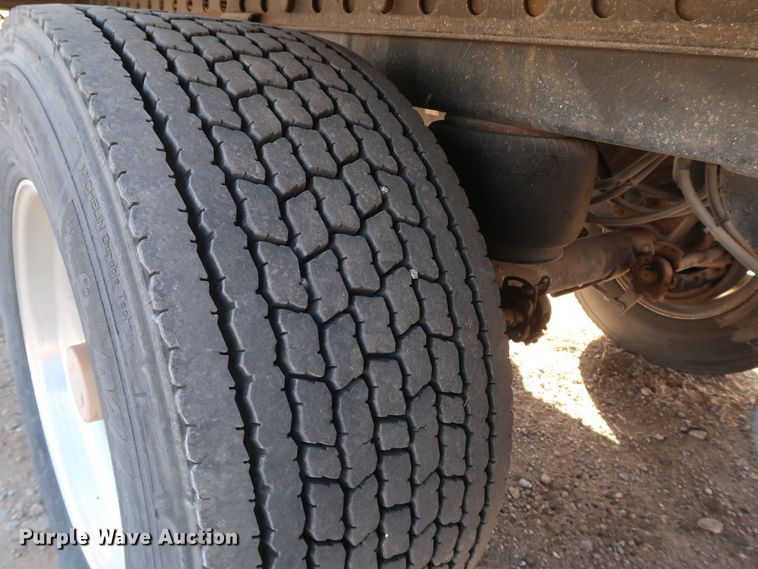 image for item IY9112 2012 Stoughton AVW-535T-S-C-AR  dry van trailer