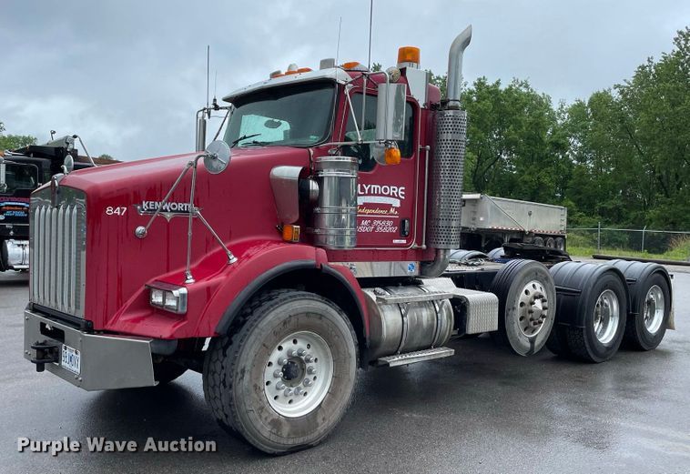 image for item JC9878 2006 Kenworth T800  semi truck