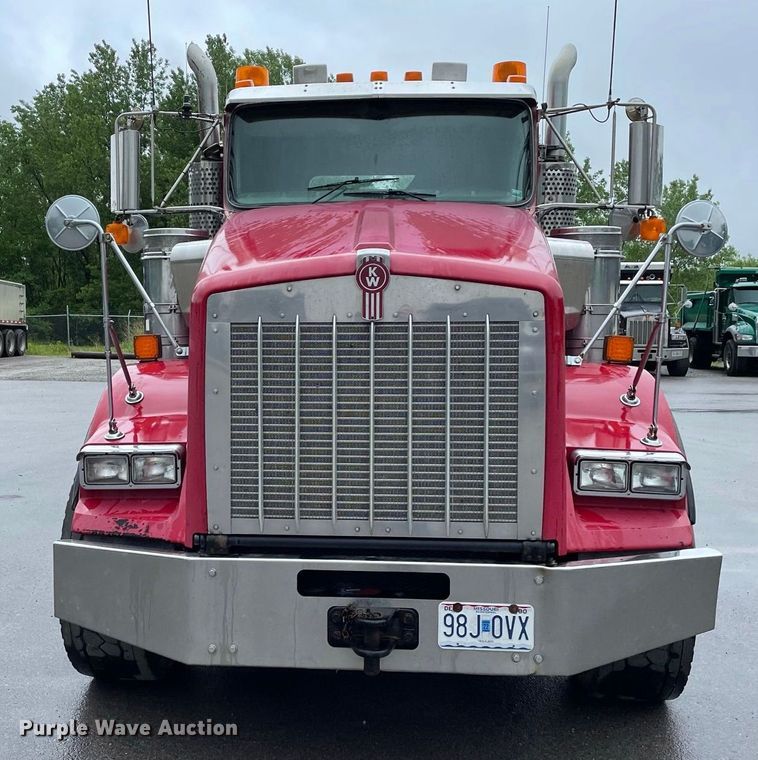 image for item JC9878 2006 Kenworth T800  semi truck