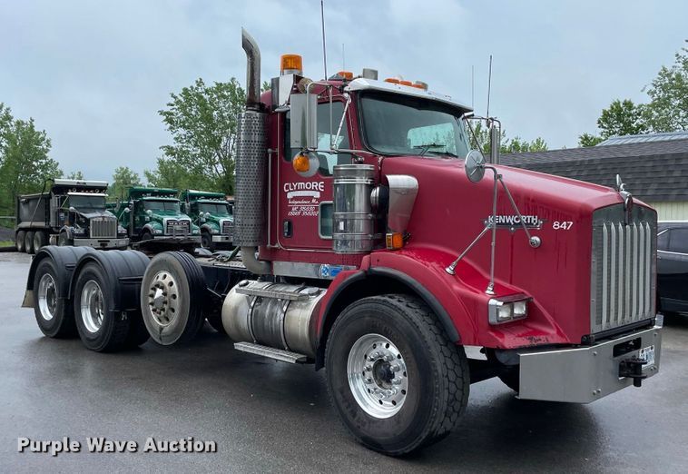 image for item JC9878 2006 Kenworth T800  semi truck