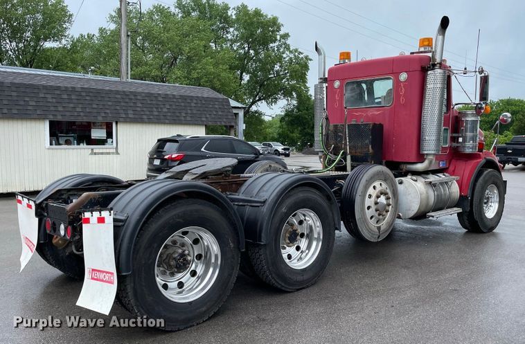 image for item JC9878 2006 Kenworth T800  semi truck