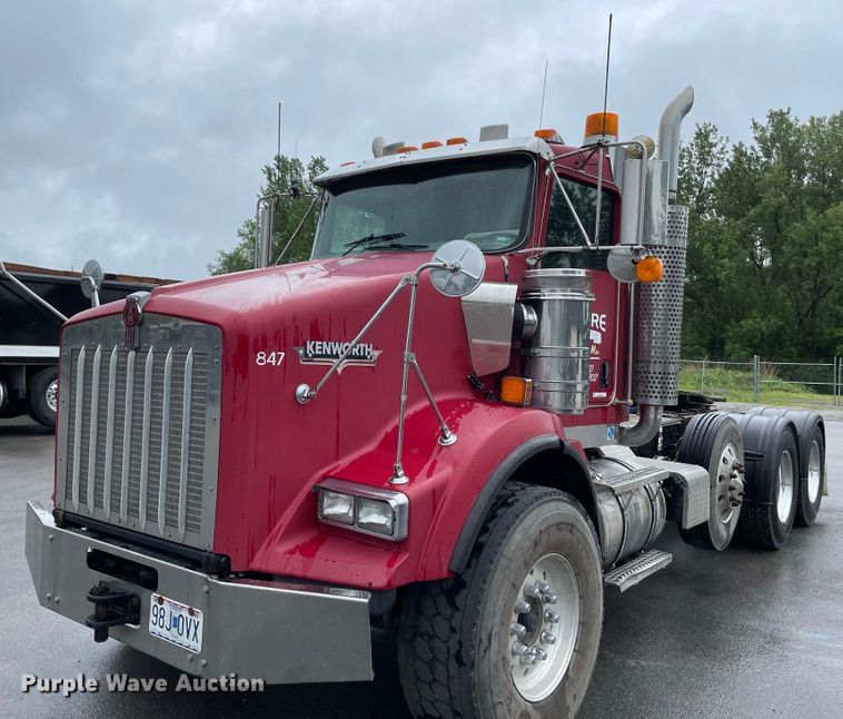 image for item JC9878 2006 Kenworth T800  semi truck