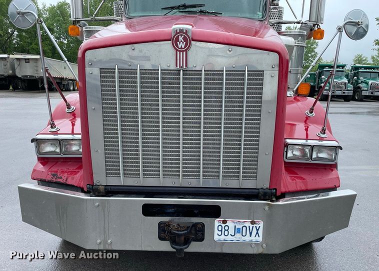 image for item JC9878 2006 Kenworth T800  semi truck