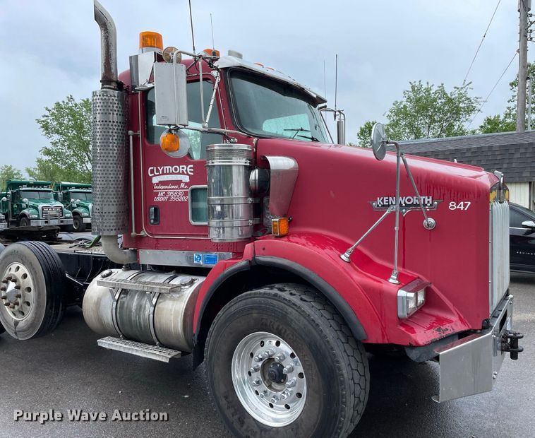 image for item JC9878 2006 Kenworth T800  semi truck