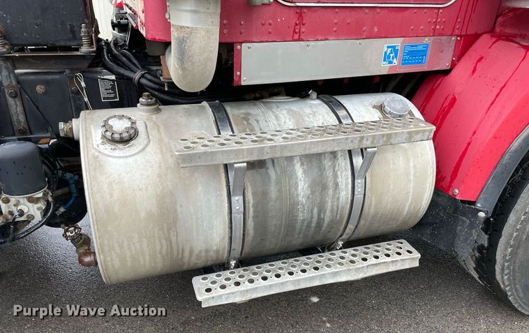 image for item JC9878 2006 Kenworth T800  semi truck