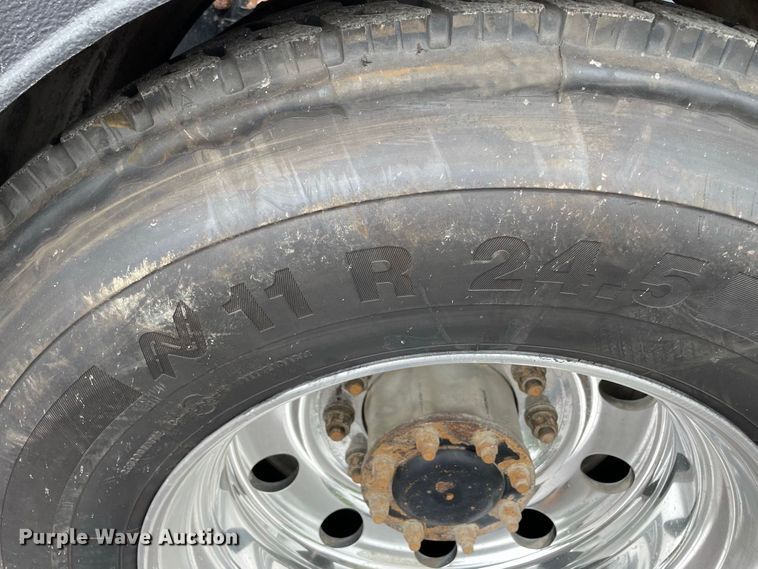 image for item JC9878 2006 Kenworth T800  semi truck