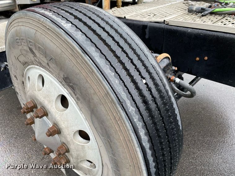 image for item JC9878 2006 Kenworth T800  semi truck