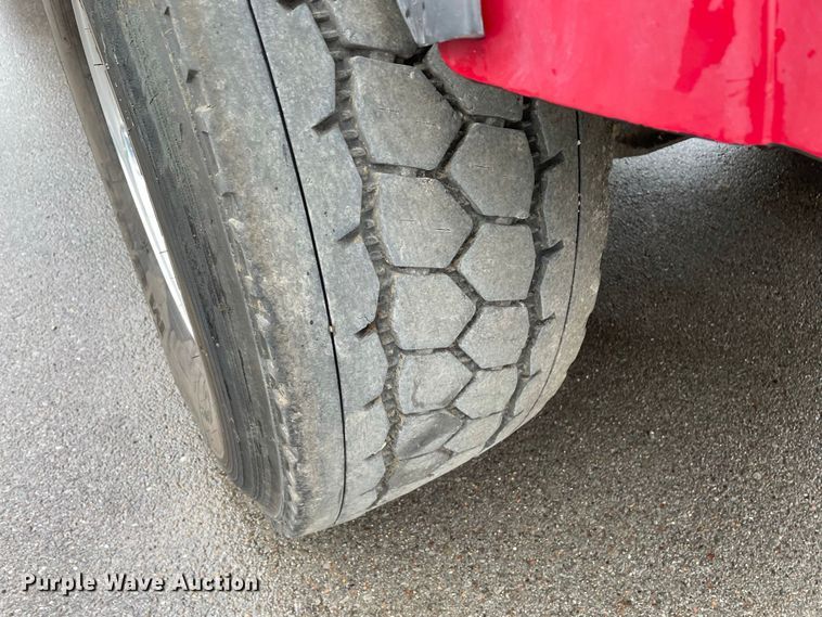 image for item JC9878 2006 Kenworth T800  semi truck