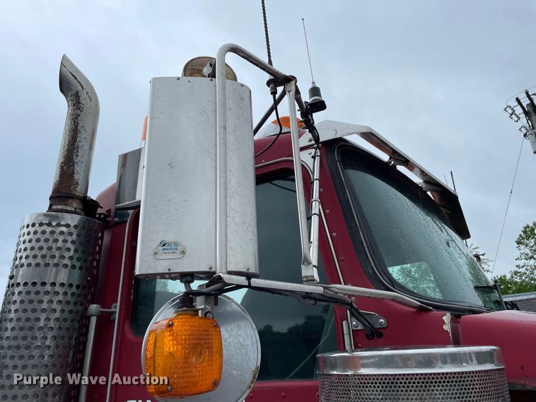 image for item JC9878 2006 Kenworth T800  semi truck