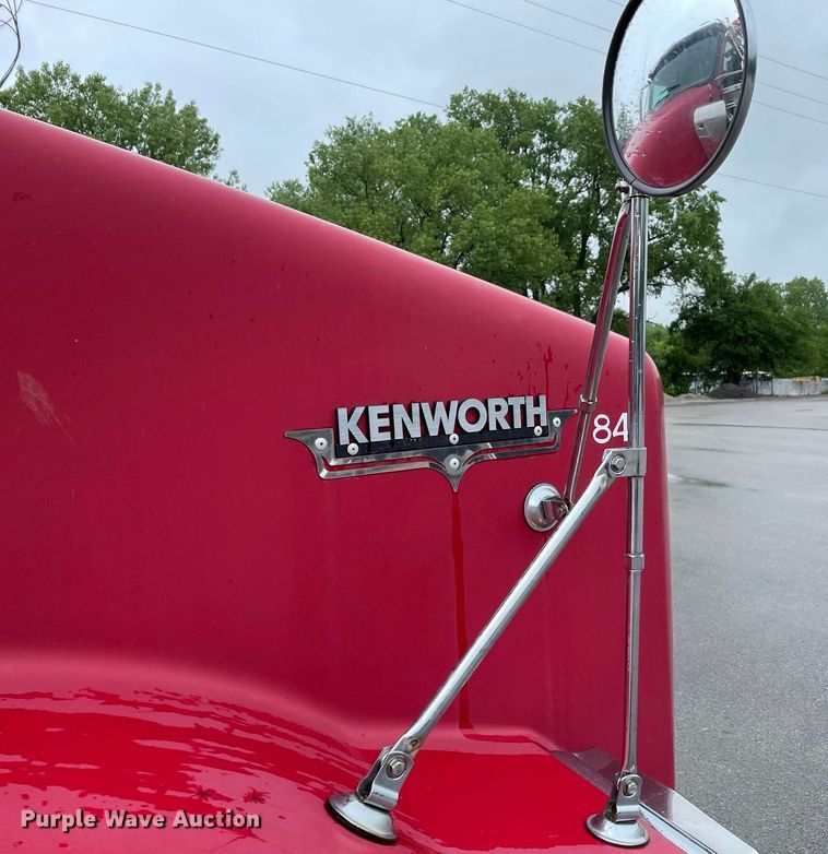 image for item JC9878 2006 Kenworth T800  semi truck