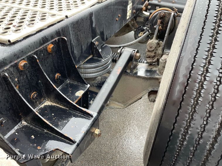 image for item JC9878 2006 Kenworth T800  semi truck