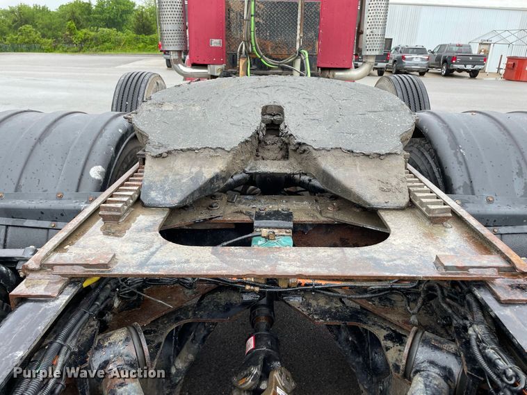 image for item JC9878 2006 Kenworth T800  semi truck