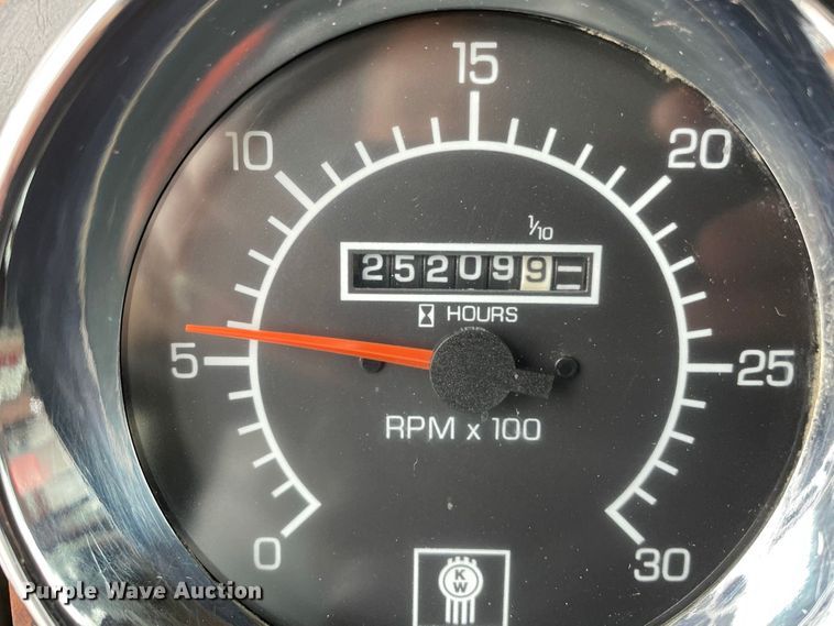 image for item JC9878 2006 Kenworth T800  semi truck