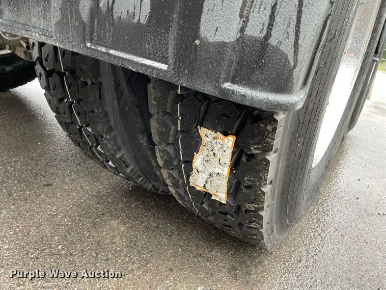 image for item JC9878 2006 Kenworth T800  semi truck