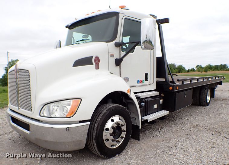 image for item JU9209 2018 Kenworth T370  rollback truck