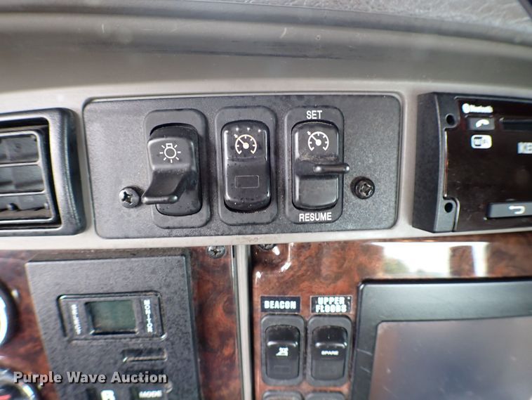 image for item JU9209 2018 Kenworth T370  rollback truck