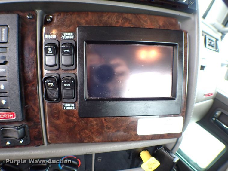 image for item JU9209 2018 Kenworth T370  rollback truck