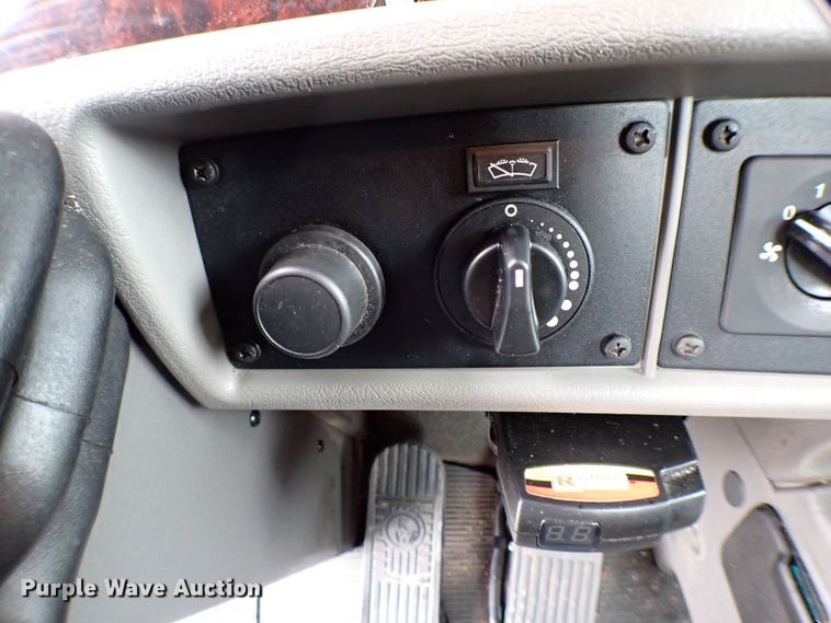 image for item JU9209 2018 Kenworth T370  rollback truck