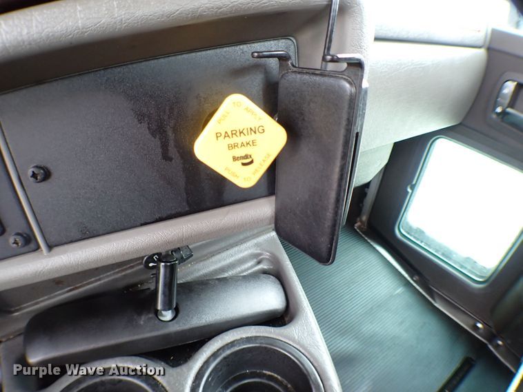 image for item JU9209 2018 Kenworth T370  rollback truck