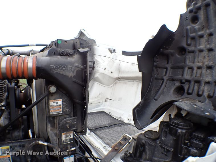 image for item JU9209 2018 Kenworth T370  rollback truck