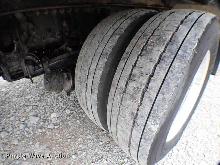 image for item JU9209 2018 Kenworth T370  rollback truck