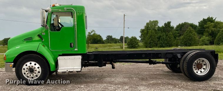 image for item JU9213 2007 Kenworth T300  truck cab and chassis