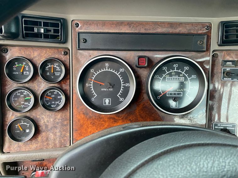 image for item JU9213 2007 Kenworth T300  truck cab and chassis